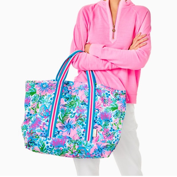 NWT Lilly Pulitzer large Mercato Tote in Mandevilla Baby Paradise Petals - Picture 8 of 9